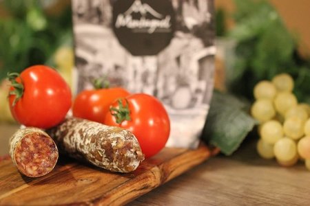 Franse worst. Gedroogde tomaten (Frankrijk)